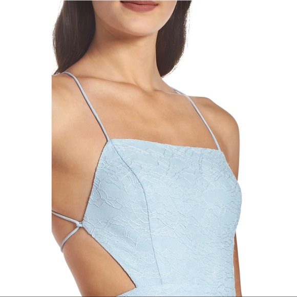 NEW FAME AND PARTNERS BLUE BACKLESS LACE GOWN - Picture 2 of 5